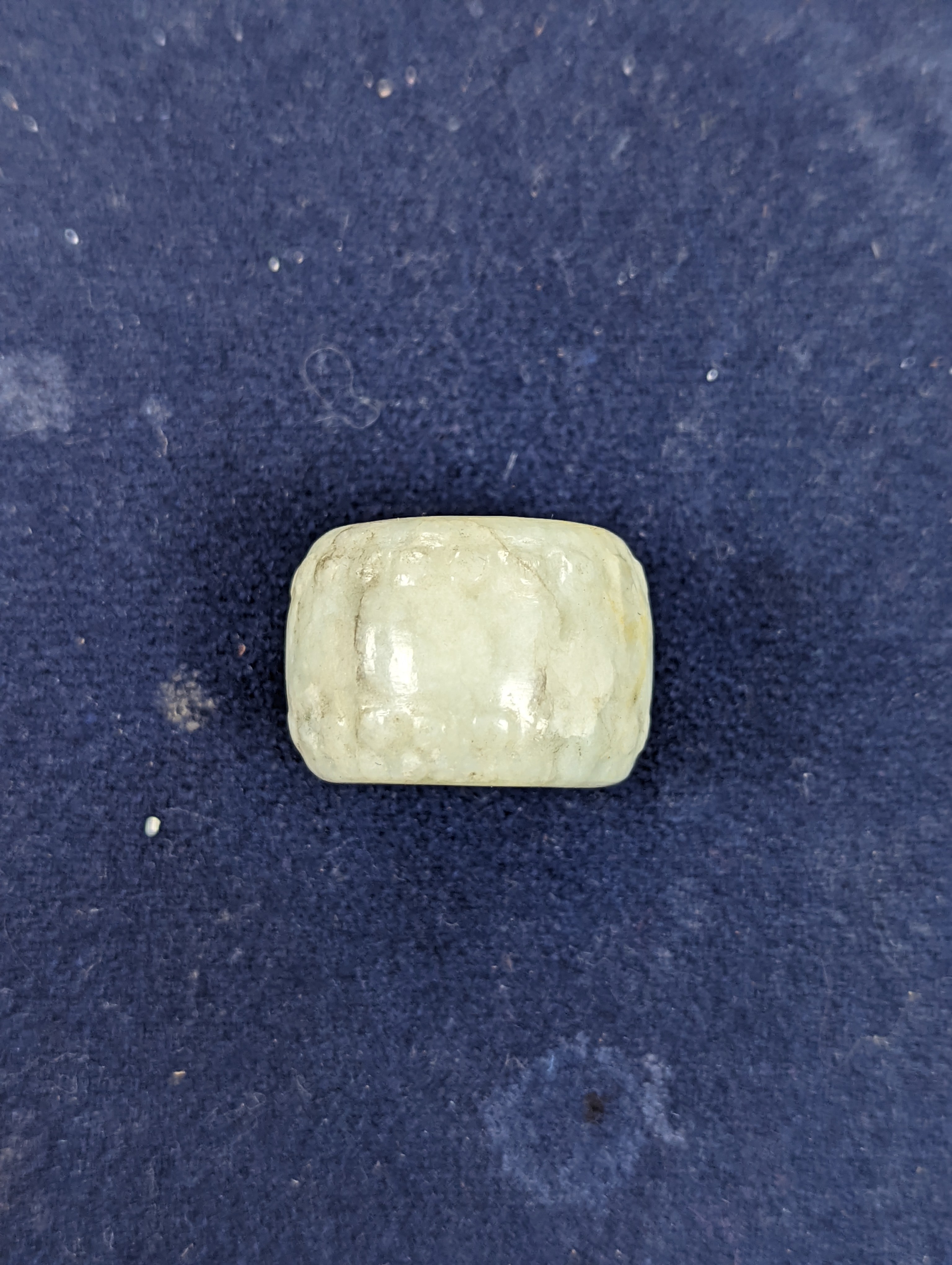 A Chinese jadeite model of a drum, 3 cm diameter